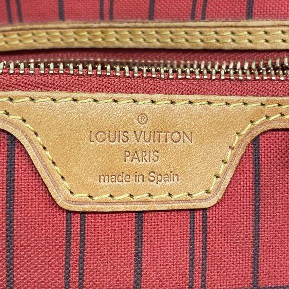 LOUIS VUITTON Red Monogram Neverfull MM Tote Bag - Picture 5 of 14